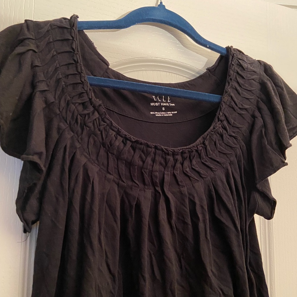 Black Elle size small sleeveless flowy shirt